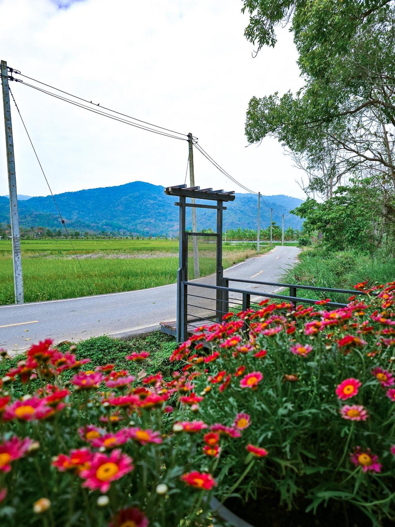 Baan Sin Suk Hotel Chiang Rai Exterior photo