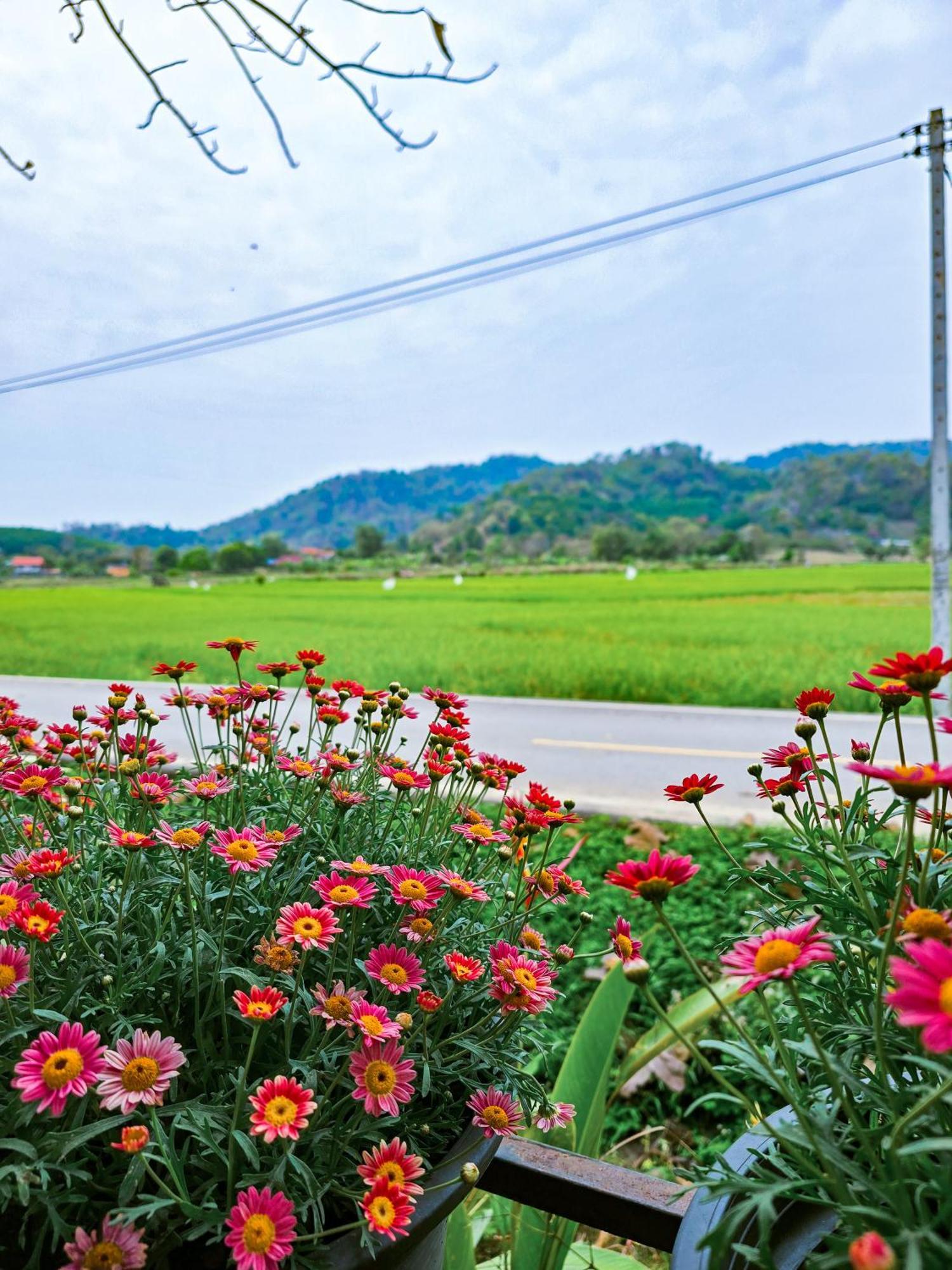 Baan Sin Suk Hotel Chiang Rai Exterior photo